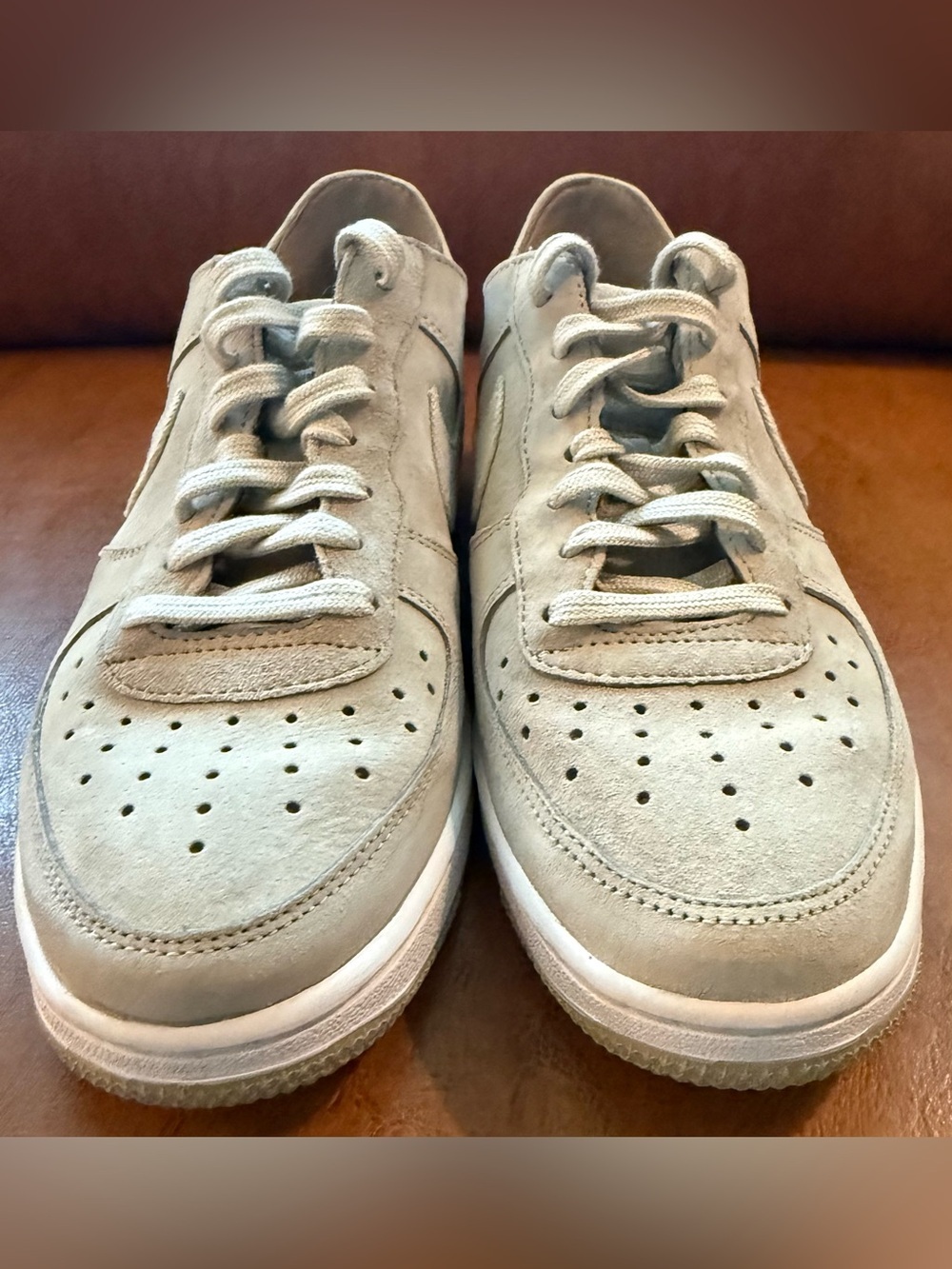 Nike Air Force 1 ’07 SE Suede Women’s Size 7.5 Beige Low Top Sneakers - Picture 3 of 10